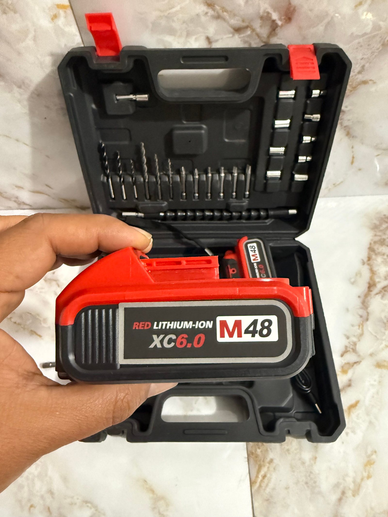 Taladro Percutor Inalámbrico Milwaukee 48V – Mandril Metálico con Pantalla LED - Image 2