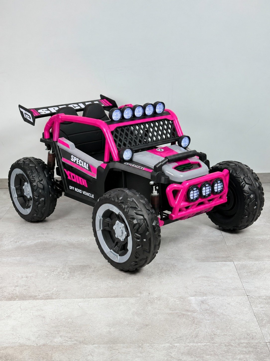Carro Eléctrico Infantil Campero WILLY 12V con 4 Motores, Bluetooth y Asiento en Cuero - Image 2